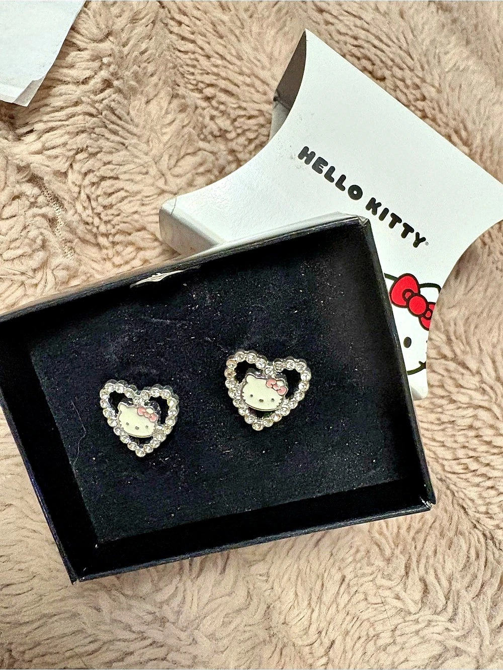 Hello Kitty Heart Stud Earrings BNIB